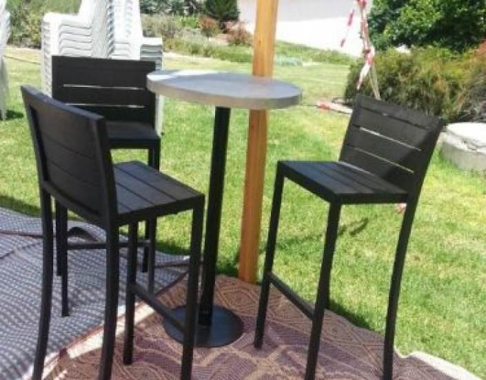 שולחן בר עגול בשילוב כסוף שחור