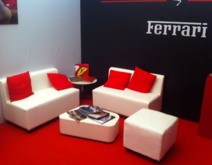 פינת ספות סקאי תערוכת אוטומוטור 2014