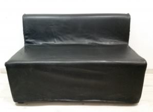 פינת ישיבה נמוכה - ספה דו סקאי שחורה